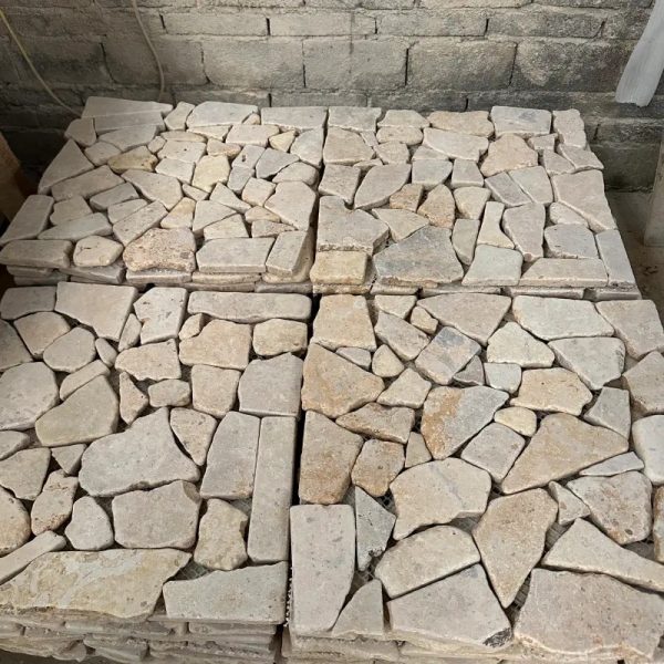 Honey Beige Irregular Crazy Paving Limestone Flagstone2 Stacked honey beige irregular crazy paving limestone flagstone bulk stock