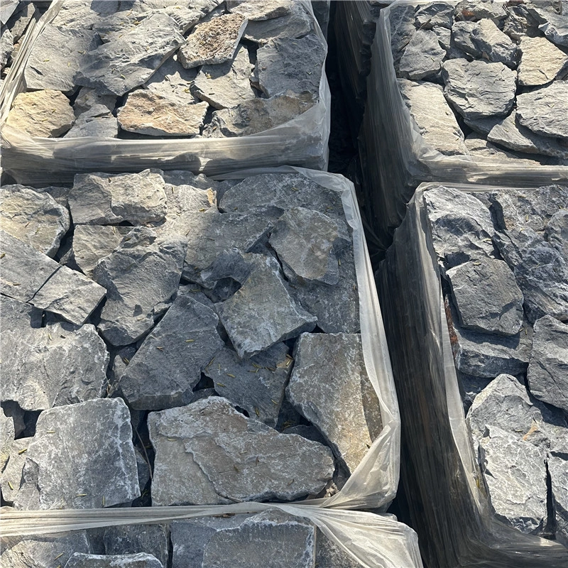 Bulk packed loose grey white irregular crazy paving stone, raw natural flagstone for wall and paving projects