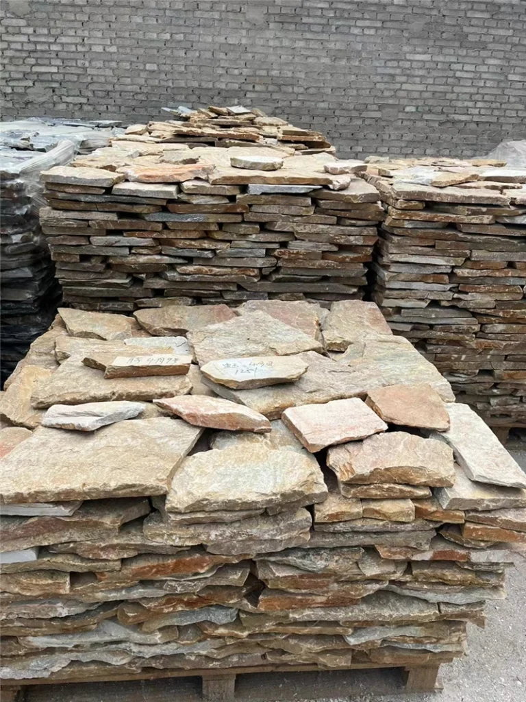 Light Golden Random Fieldstone stacked raw stone pallets factory stock